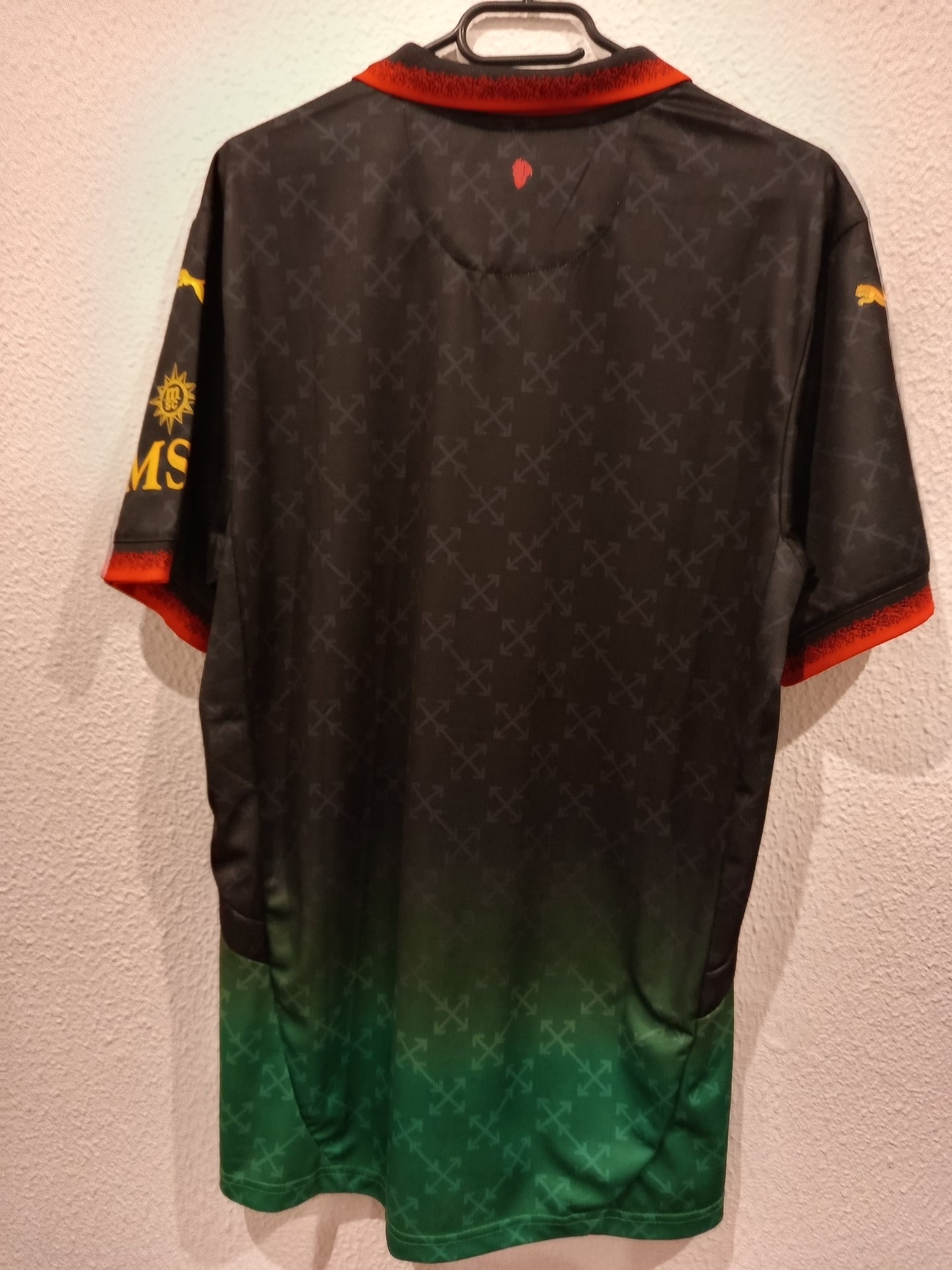 Camiseta Milan edición especial off White 2025