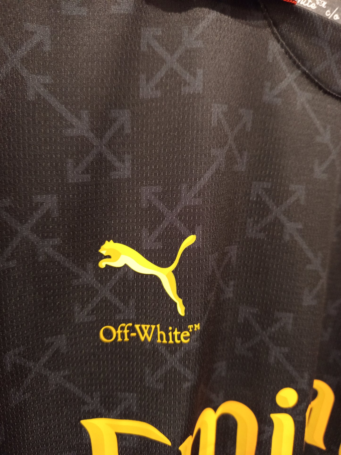 Camiseta Milan edición especial off White 2025